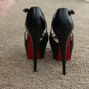 Authentic Christian Louboutin heels size 40 1/2